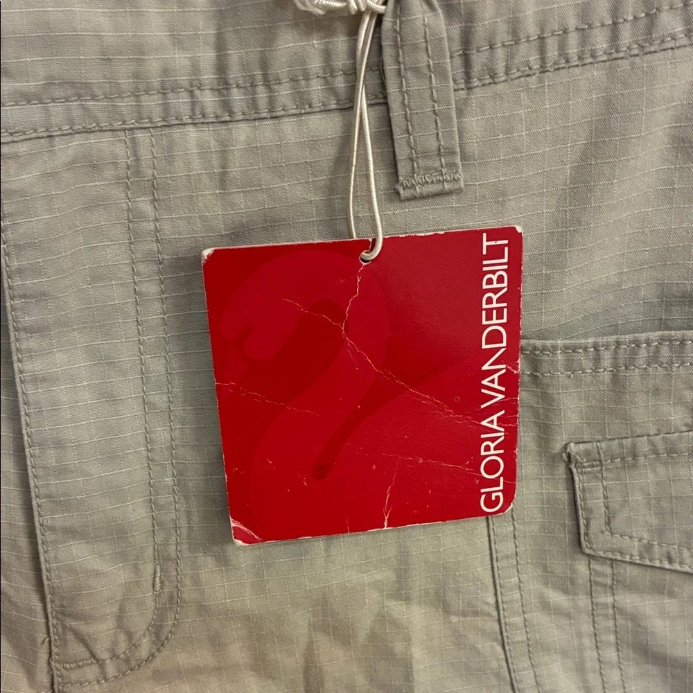 NWT Gloria Vanderbilt Women's Tan Cargo Shorts in Sz 14